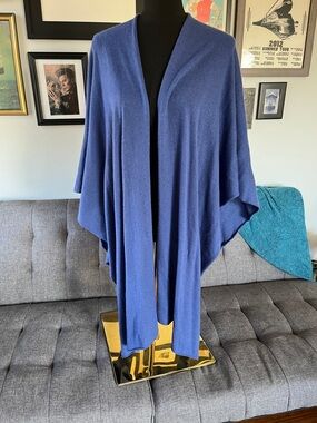 +Beryll  100% Cashmere Elegant Blue Shawl. One Size Fits Most